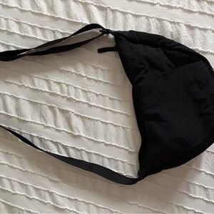 Uniqlo round mini shoulder Bag